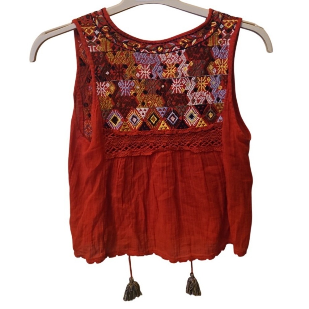 Free People Lohri Red Embroidered Sleeveless Tie Front Blouse XS Hippie Boho - Picture 3 of 4